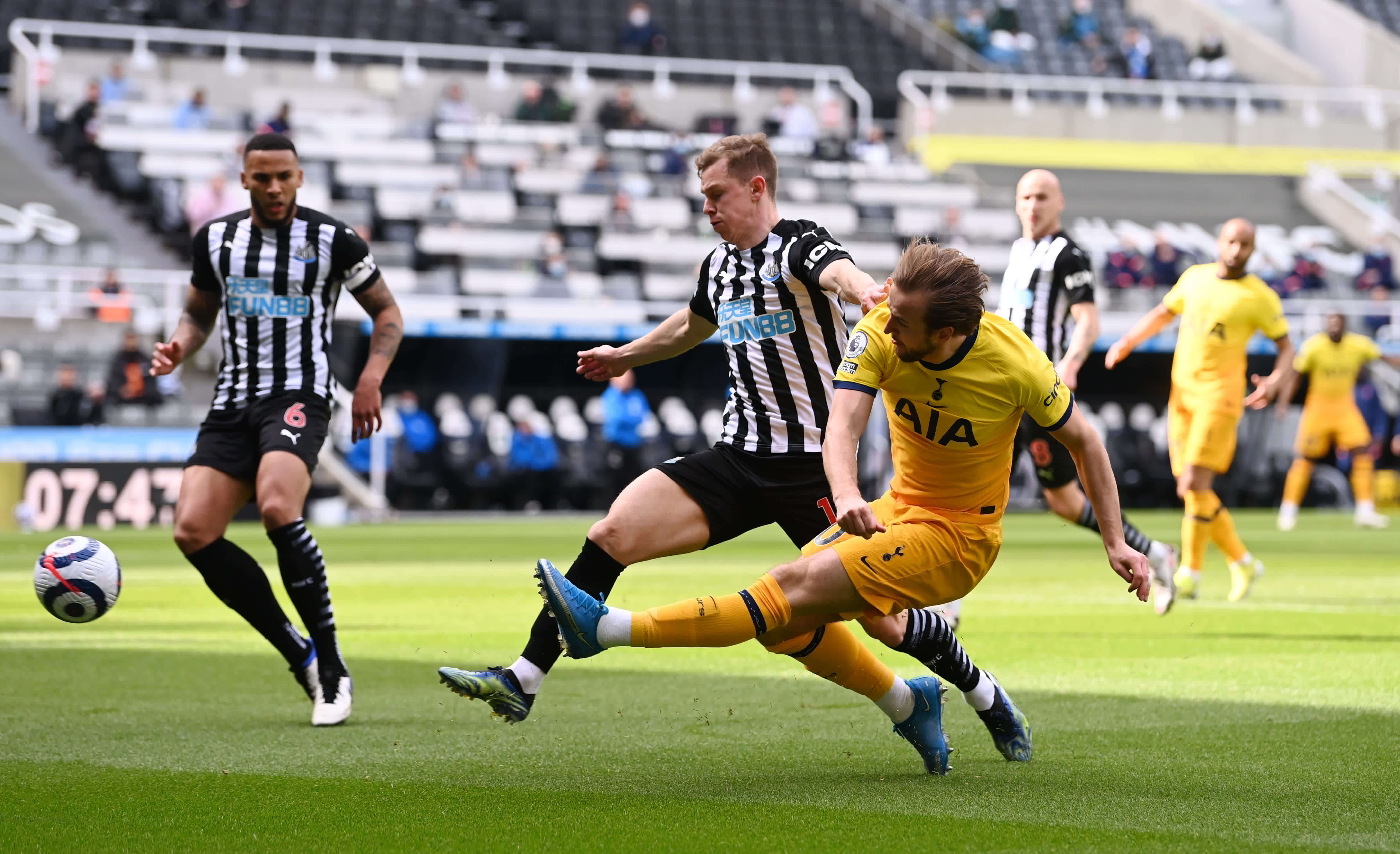 他指出米兰 他指出米兰